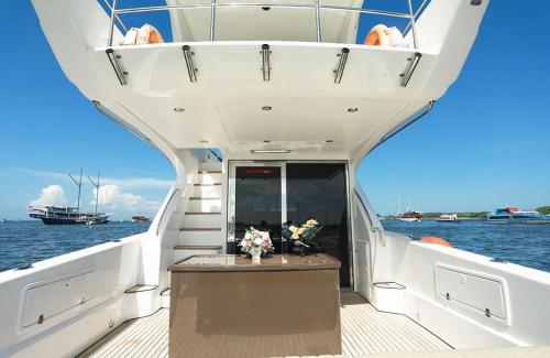 Private Yacht Trip Luxury Oscar 09 - 9