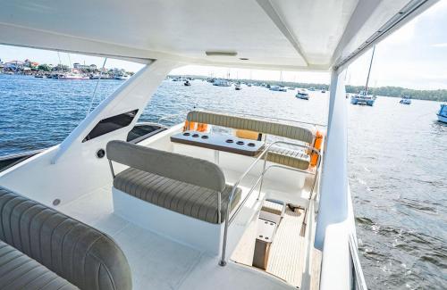 Private Yacht Trip Luxury Oscar 09 - 4