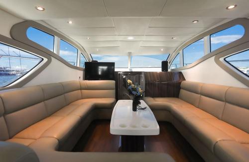 Private Yacht Trip Luxury Oscar 09 - 3