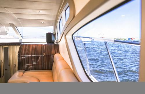 Private Yacht Trip Luxury Oscar 09 - 5