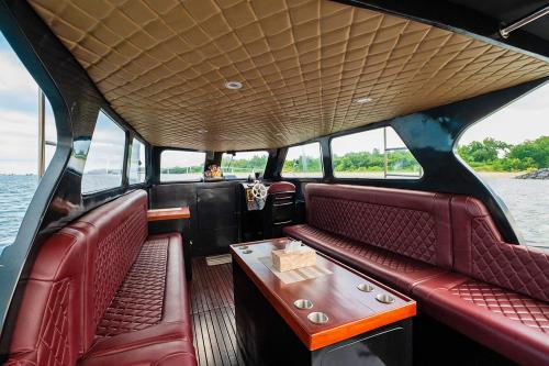 Private Boat Trip Queen Ruizi 10 - 5