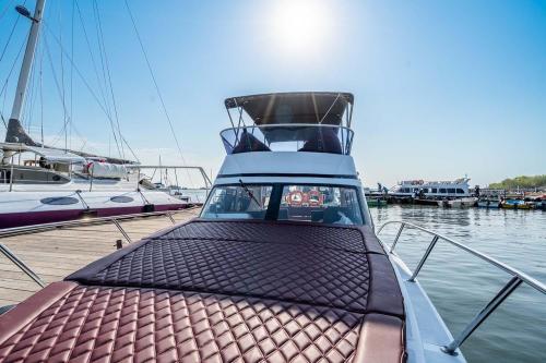 A Private Boat Trip Queen Ruizi 12 - 7