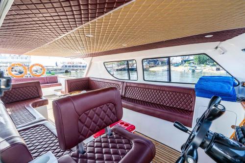 A Private Boat Trip Queen Ruizi 12 - 6