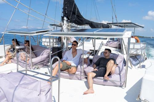 Private Sailing Catamaran by Aneecha - 16