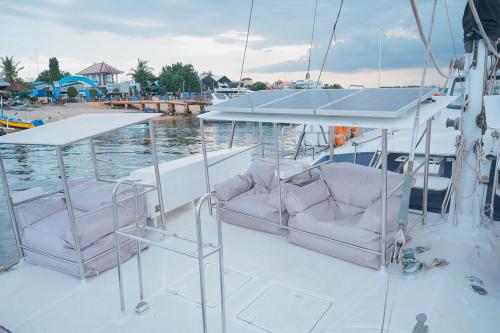 Private Sailing Catamaran by Aneecha - 5
