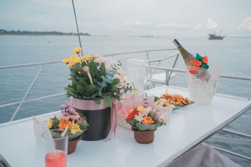 Private Sailing Catamaran by Aneecha - 15