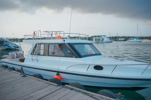 Private Boat Trip Karang Putih - 3