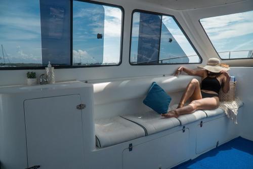 Private Boat Trip Rhino - 4