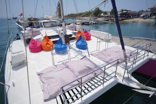 Cruise Catamaran Aneecha II Mengelilingi Pulau Gili - 9