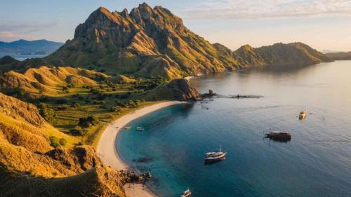 Typhoon: Private Labuan Bajo Experience - 14
