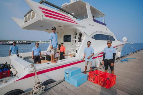 La Merry Private Yacht charter - 3