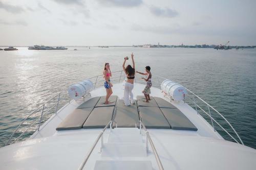 La Merry Private Yacht charter - 15