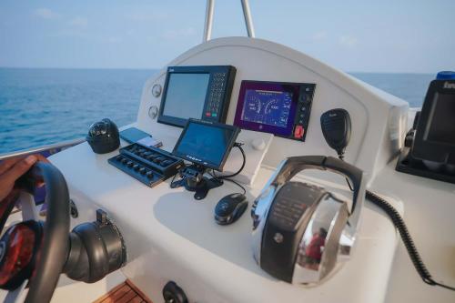 La Merry Private Yacht charter - 11