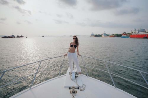 La Merry Private Yacht charter - 16