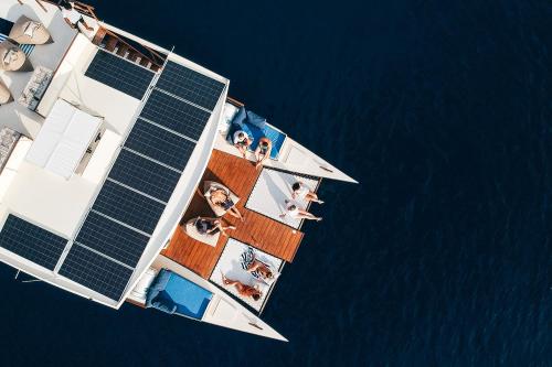 Utopia Catamaran: Cruise the Gilis in Style - 3