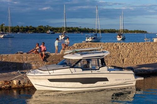 Salaya Private Yacht Charter Labuan Bajo - 11