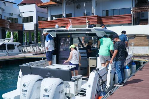 Charter Private Yacht Salaya Bali - 3