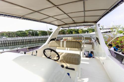 Charter Private Yacht Seven Blue di Jakarta - 4