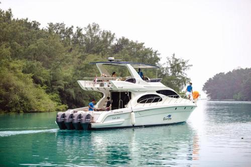 Charter Private Yacht Seven Blue di Jakarta - 2