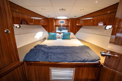Charter Private Yacht Seven Blue di Jakarta - 8