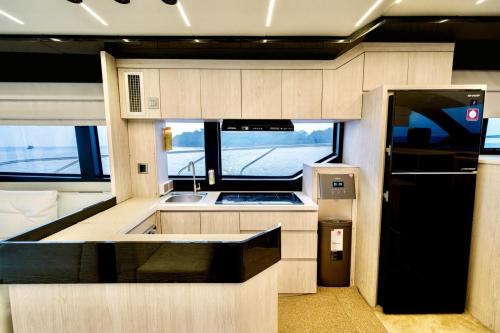 Lady Sarah Private Yacht Charter Jakarta - 8