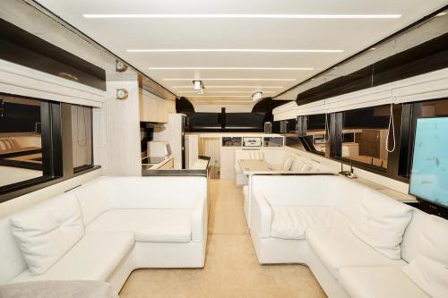Lady Sarah Private Yacht Charter Jakarta - 5